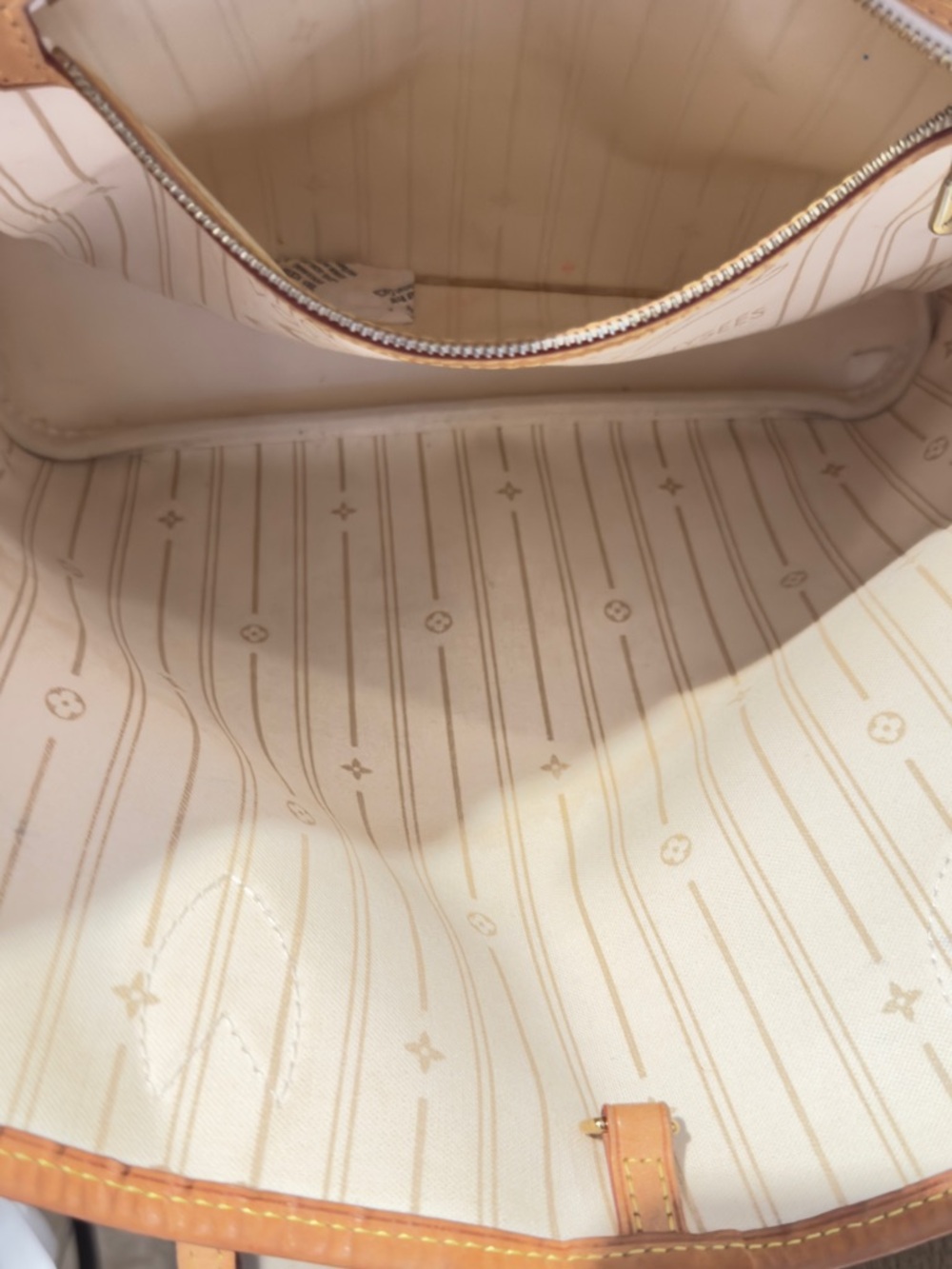 Louis Vuitton White Damier Azur Tote with Tan Trim - Picture 9 of 10